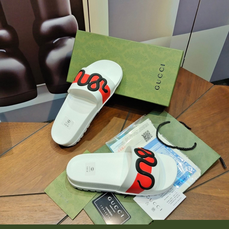 G*u*i slippers